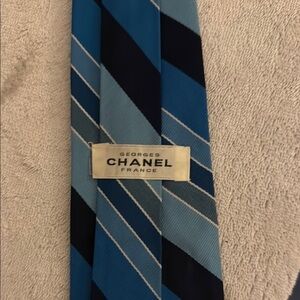 CHANEL Elegant Blue Striped Tie